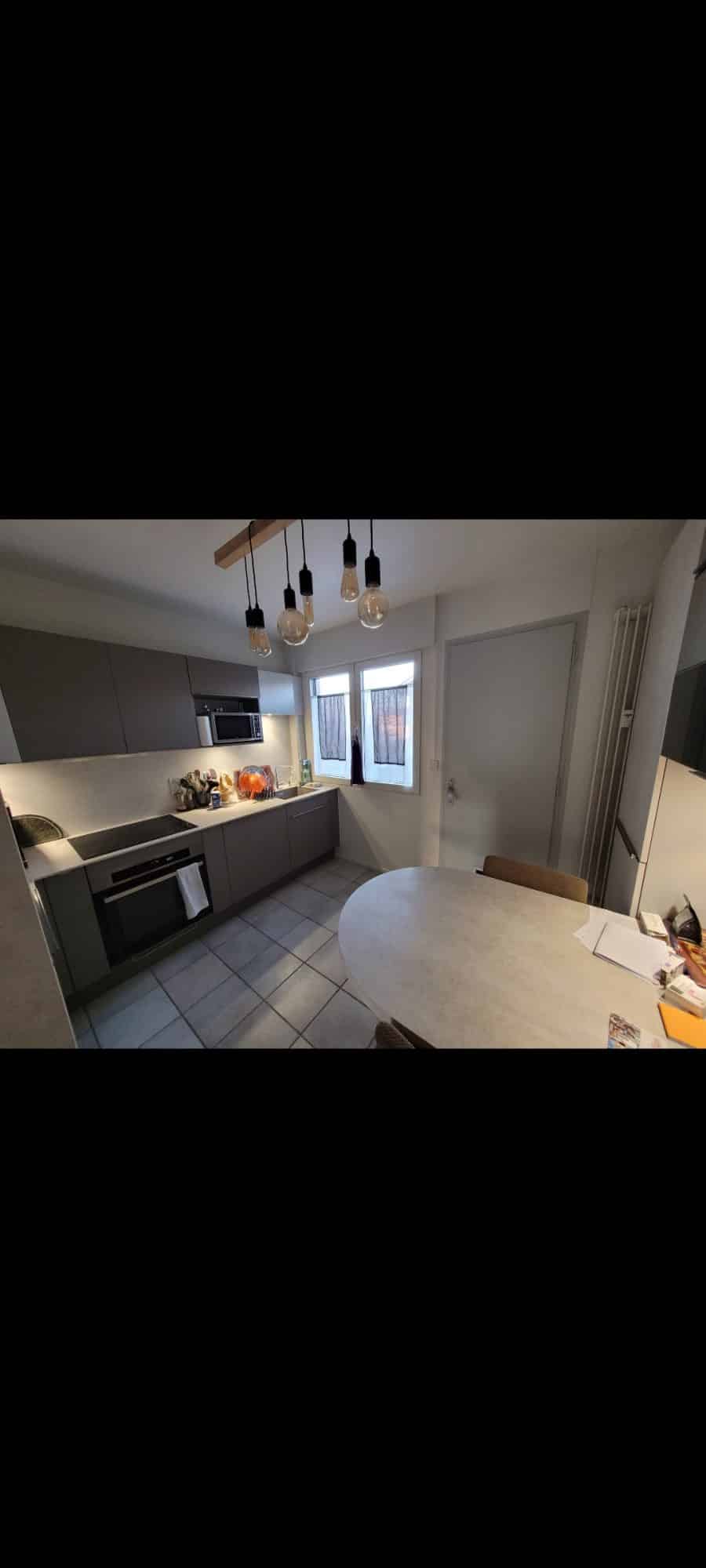 CHARMANT T2 ENTIEREMENT RENOVE – BOURGE DE MILLY – PARKING/CAVE/ BALCON